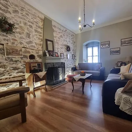 ελιά παραδοσιάκο σπίτι στην 빌라 *