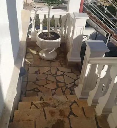 Βίλα ελιά παραδοσιάκο σπίτι στην Αμφίκλεια