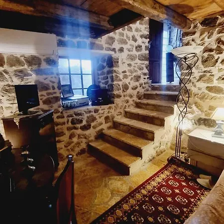 Βίλα ελιά παραδοσιάκο σπίτι στην *